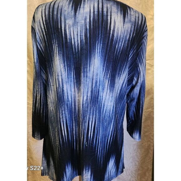 F58 Notations blue blouse with light embroidery pattern, longer at sides - Picture 7 of 10